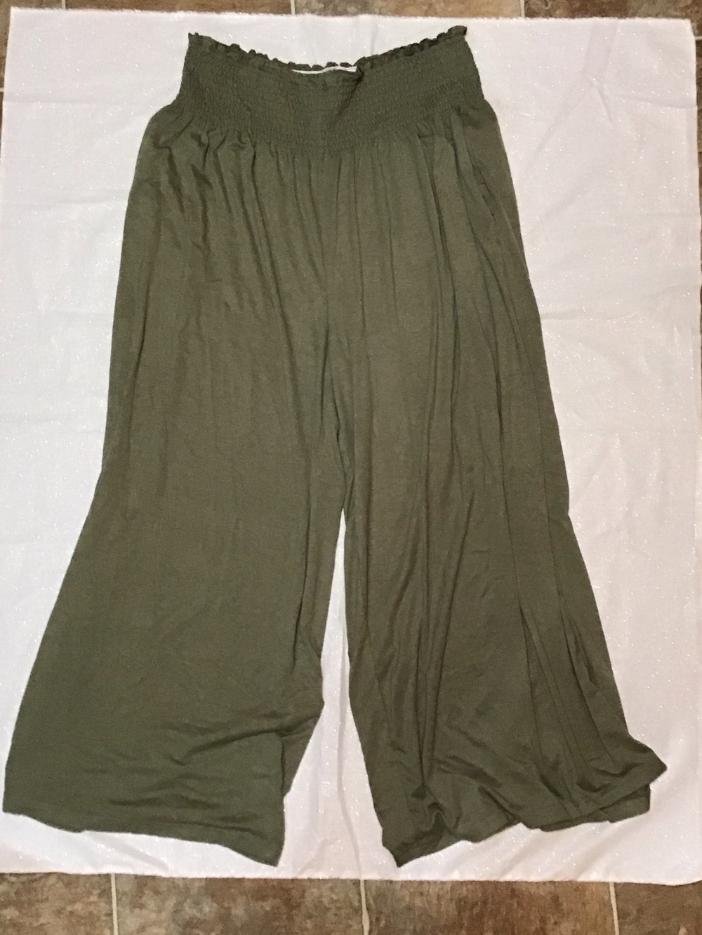 Source Unknown Olive Green Wide-Leg Smocked Waist Pants